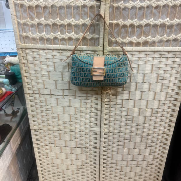 정품 펜디 주카 맘마백 팝니다