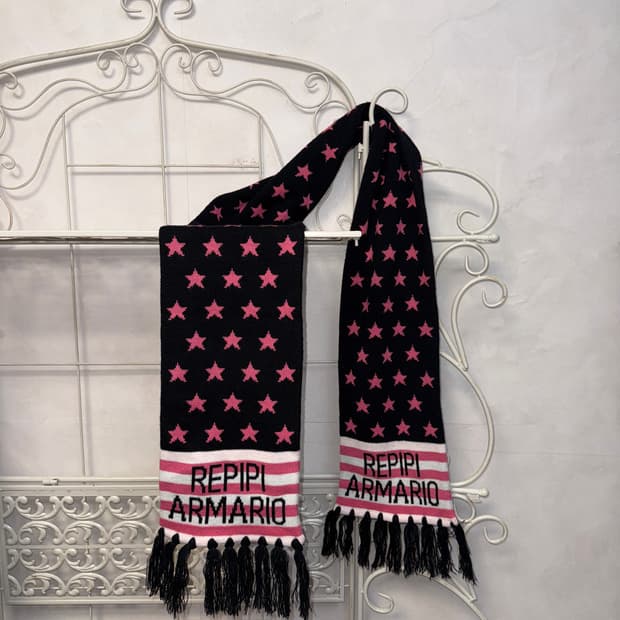 Repipi Armario black pink star muffler