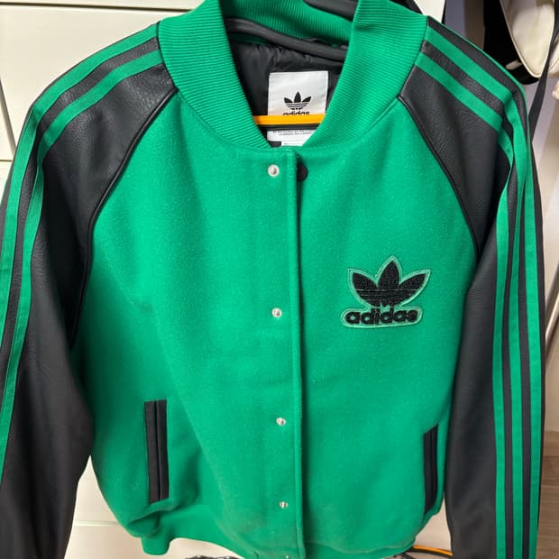 아디다스SST봄버 그린 블랙 자켓