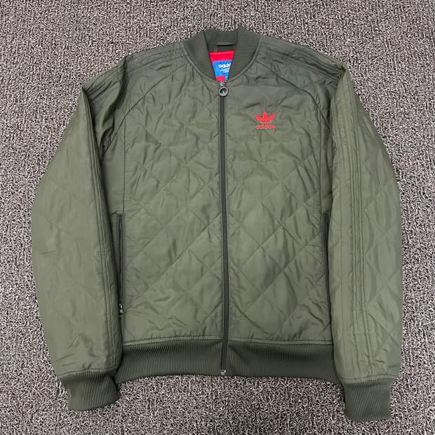 아디다스 퀄팅 봄버 점퍼 자켓 카키 95(M)