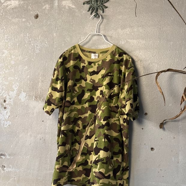 44-66 ) Japanese Vintage Human Camo Tee