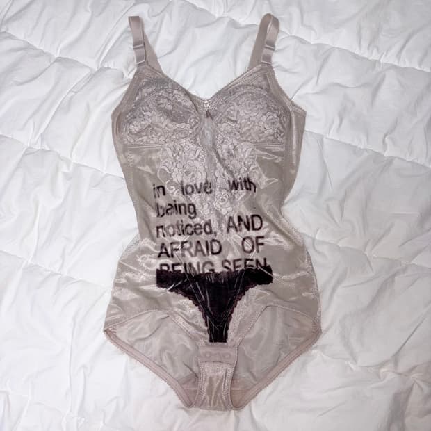아이디빈티지 id vintage 프린팅 레터링 바디수트 슬리브리스