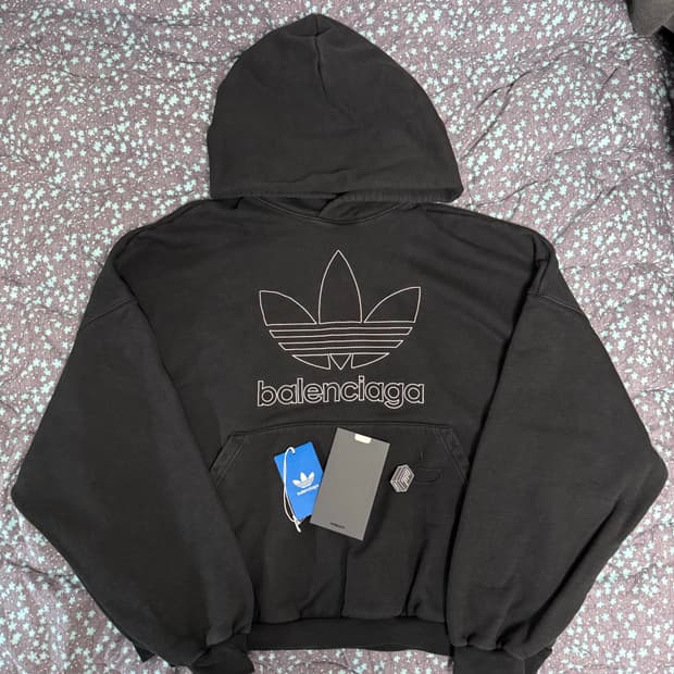[1] 발렌시아가 x 아디다스 후드 라지 핏 블랙
