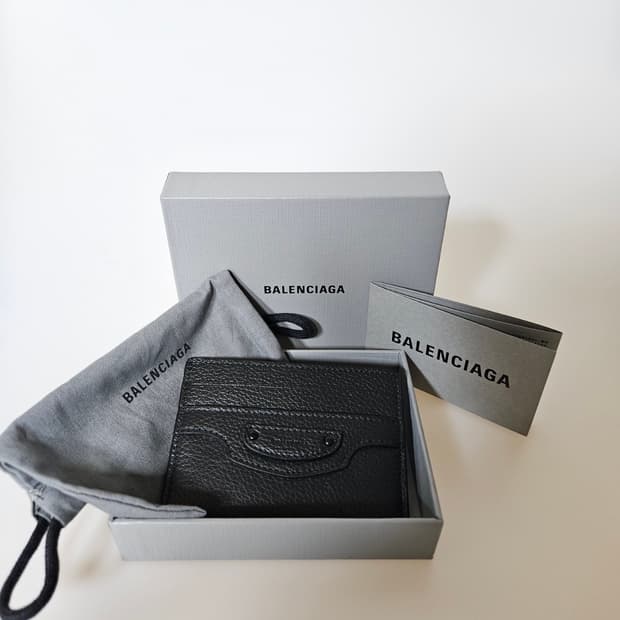 발렌시아가 네오 클래식 레더 카드지갑