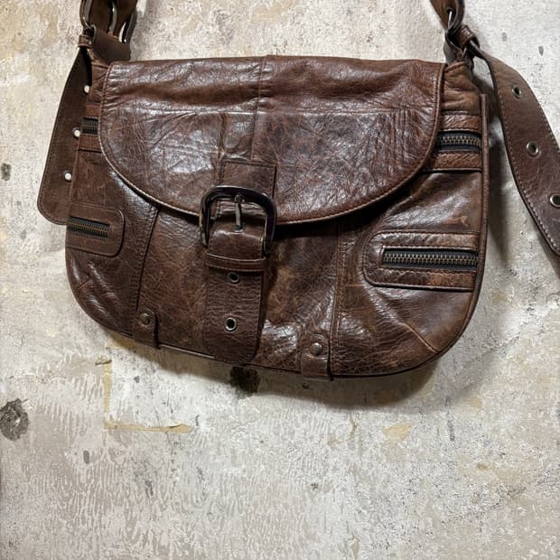 빈티지 브라운 레더 버클 크로스 백
