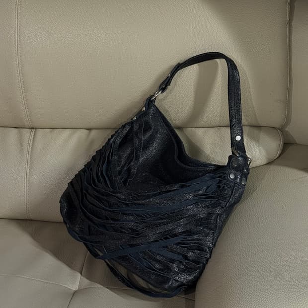 Italy tassel detail shoulder & cross bag