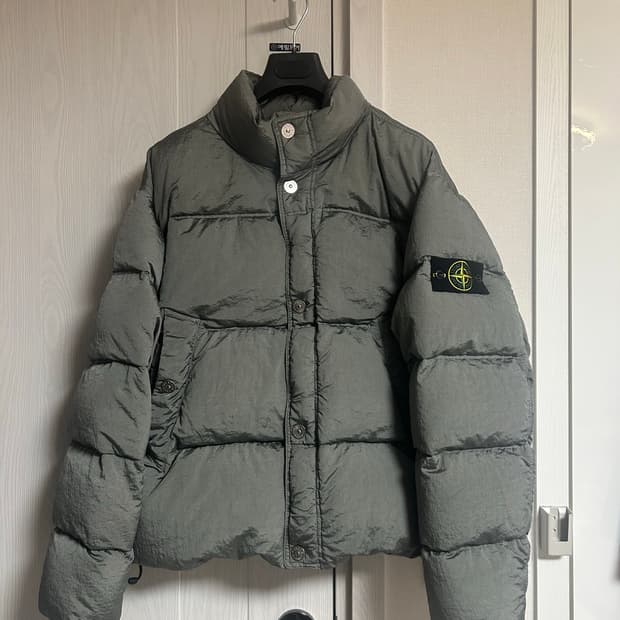 스톤아일랜드 나일론메탈 패딩 L 25FW 시멘트