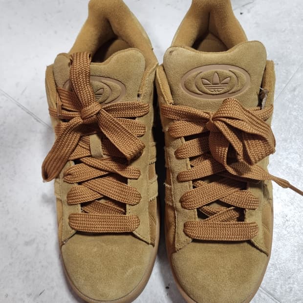 아디다스 캠퍼스 00s 브라운