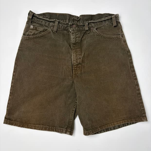 90s Levi’s 565 Shorts (olive)