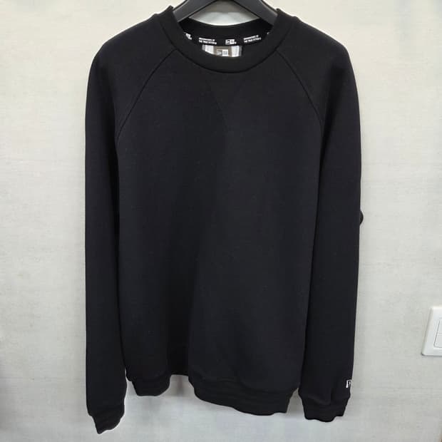 뉴에라 백로고 사이드포켓 스웻 맨투맨 95