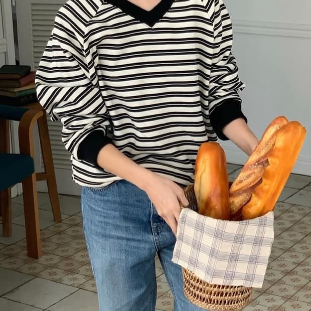 브이넥 스트라이프 단가라 맨투맨