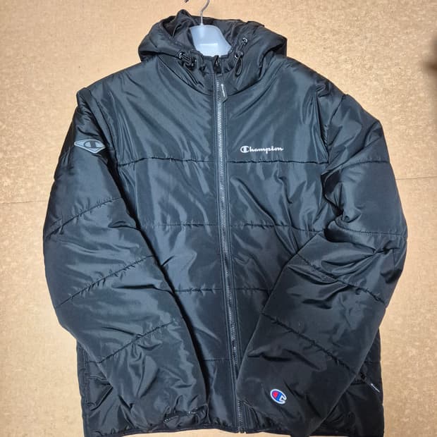 [US] Champion 스크립트 로고 PUFFER 패딩 (BLACK) 