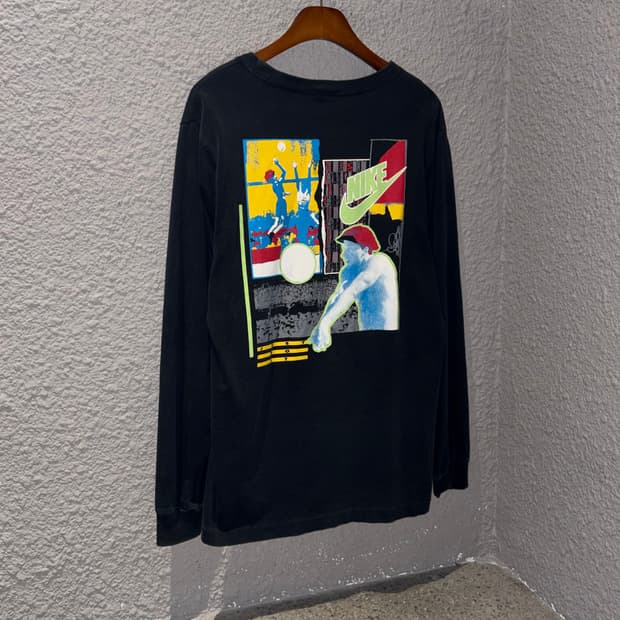 나이키 백 프린팅 티셔츠