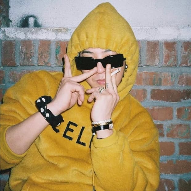 셀린느 글리터 로고 알파카 후드 M(지드래곤 착용)