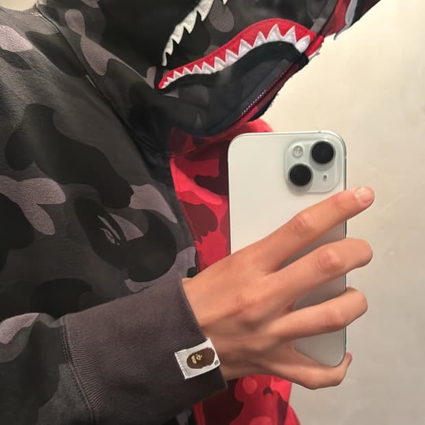 베이프 컬러 카모 세퍼레이트 샤크 풀 집 후드 레드 블랙