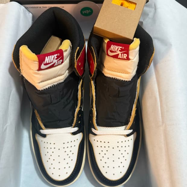 [새상품] 나이키 조던1 프라그먼트 유니온 블랙 앤 바시티 레드 270