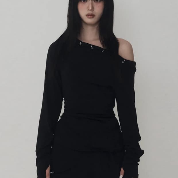 에트오소메 피어싱 드레이프 셋업 롱 슬리브 (블랙)