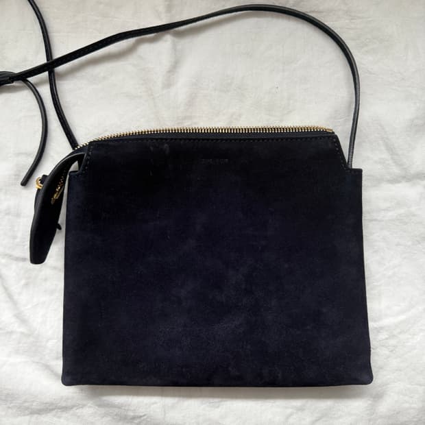 the row 더로우 스웨이드 크로스 백