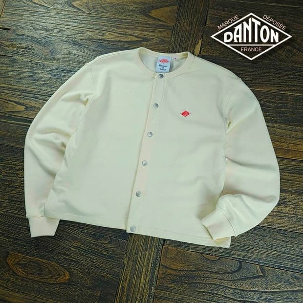 [단톤] 로고 패치 스웻 가디건 아이보리 M21724
