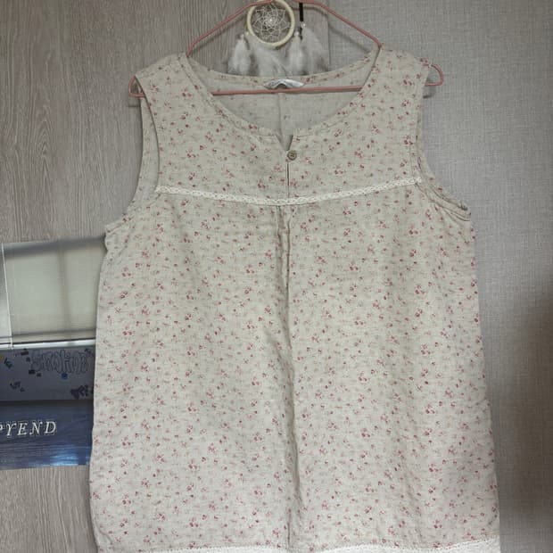 카라하나 빈티지 모리걸 베이지 잔꽃 슬리브리스 나시