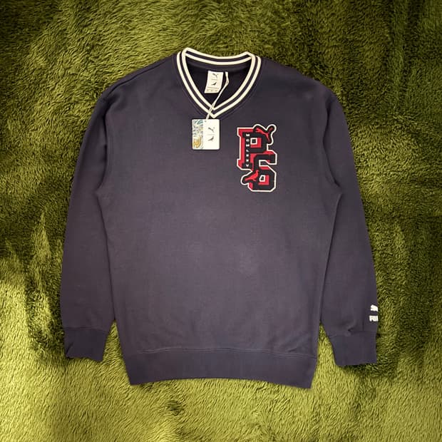 [S] 스테이플 피죤 X 푸마 콜라보 릴렉스 핏 브이넥 스웻셔츠 네이비