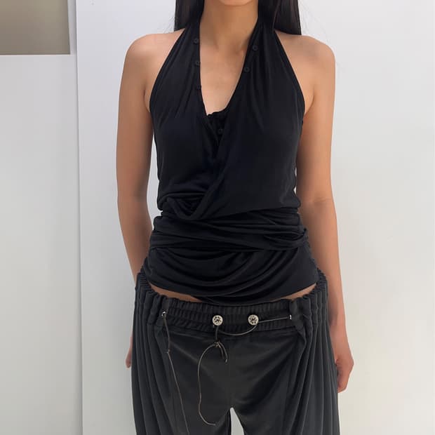울리카상투스 halter wrap 슬리브리스 (BLACK)