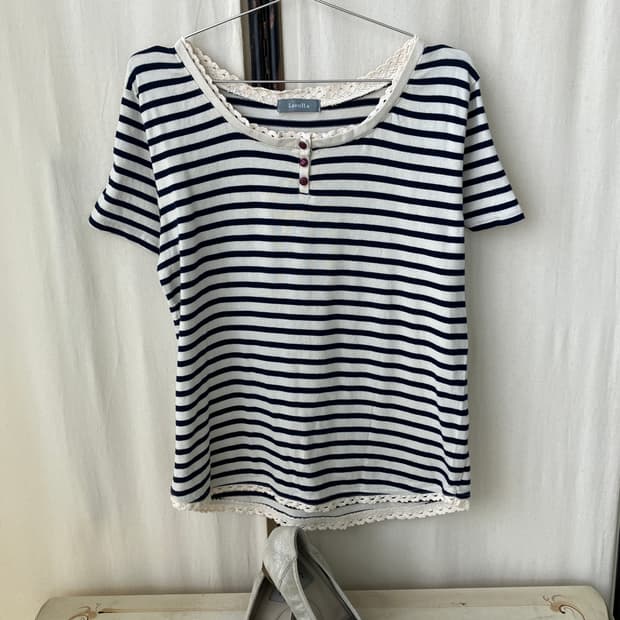  ivory stripe crochet lace half t-shirt