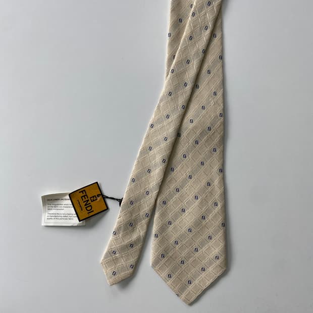 택달린 펜디 (FENDI) 모노그램 명품 정품 넥타이