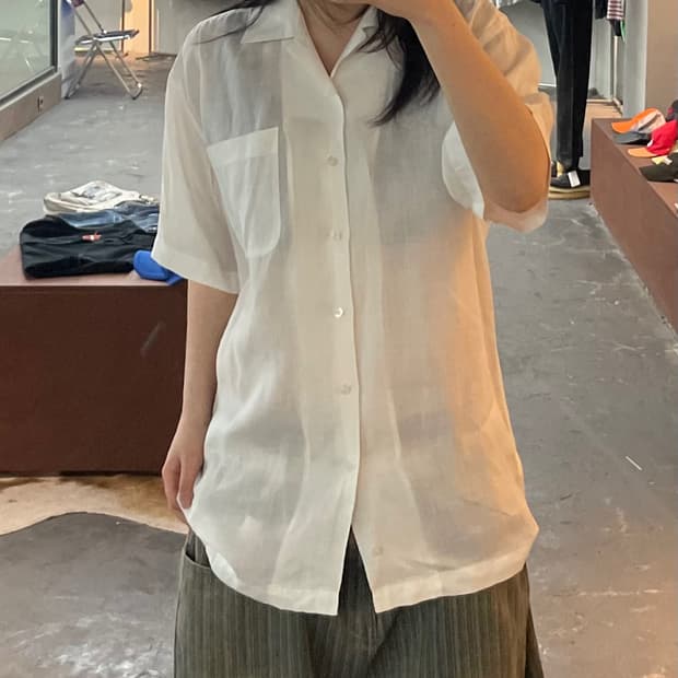 입생로랑 화이트 반팔 셔츠 H2805
