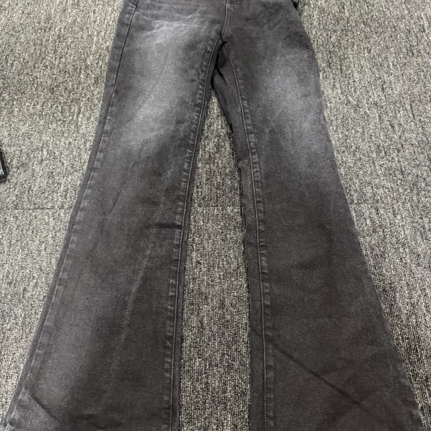 블랙업 워싱 부츠컷 데님 팬츠