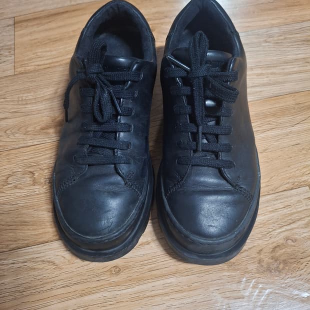 캠퍼 여성 가죽 운동화