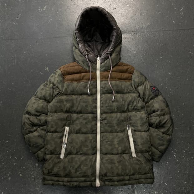 100 까스텔바작 카모 패딩