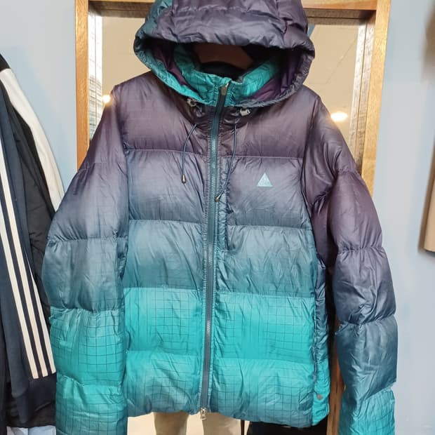 나이키 acg 800필 구스다운 패딩 m