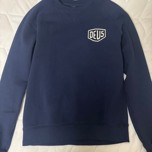 데우스 서울 컬리지 어드레스 스웨트