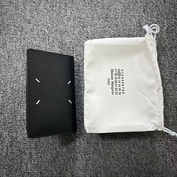 메종 마르지엘라 레더 바이폴드 카드 홀더 블랙