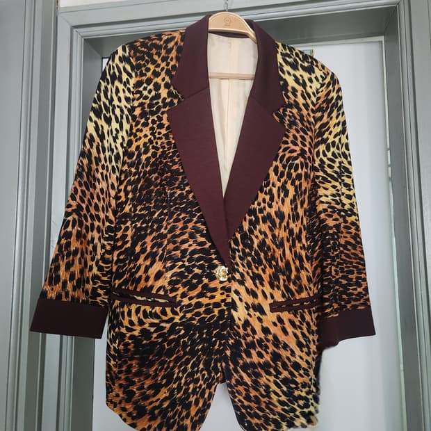 명품 LEONARD 레오나드 레오파드 패턴 자켓