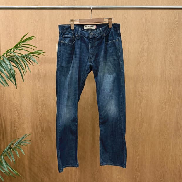 리바이스 514 워싱 데님 팬츠 로고 탭 포켓 디테일 스트레이트핏 진청