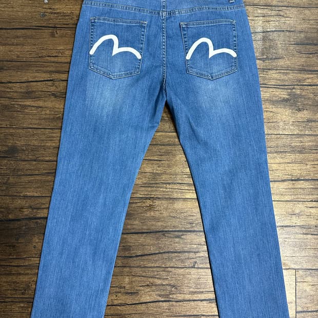 EVISU 슬림핏 청바지 W32 L32 새제품