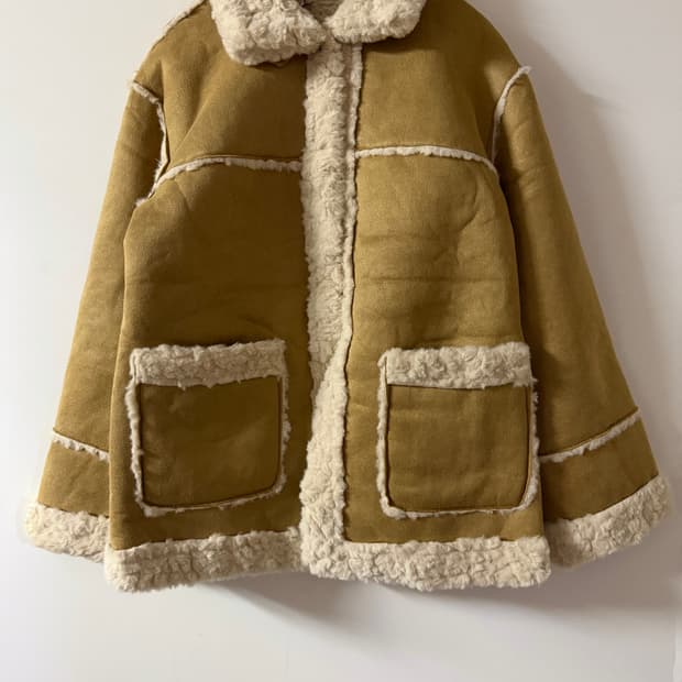 새상품 여자 무스탕 미디자켓