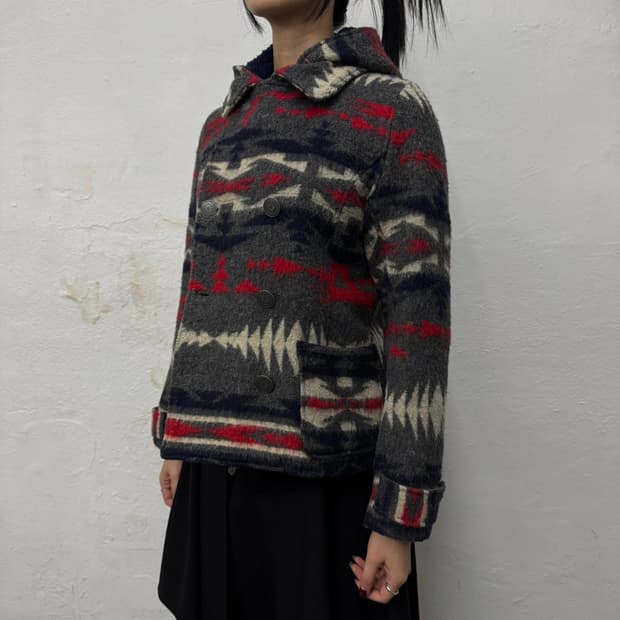 TITICACA 차콜컬러 나바호 풀 패턴 울 혼방 더블 하프 코트 자켓