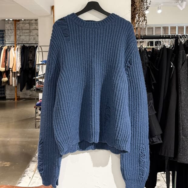 jw앤더슨 블루 알파카 울 데미지 니트 풀오버