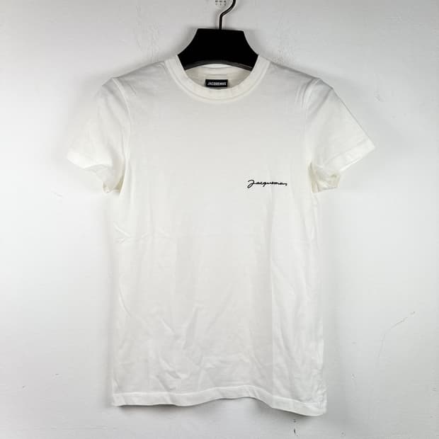 (정품/새상품) JACQUEMUS 자크뮈스여성 엠브로이더드 로고 반팔