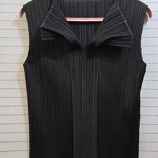 이세이미야케 플리츠플리츠 민소매 블라우스