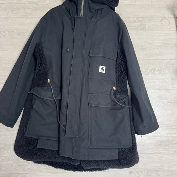 사카이 칼하트 WIP 캔버스 파카 시베리안 블랙