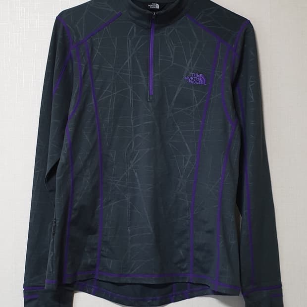 노스페이스 반집업 긴팔티 90사이즈 