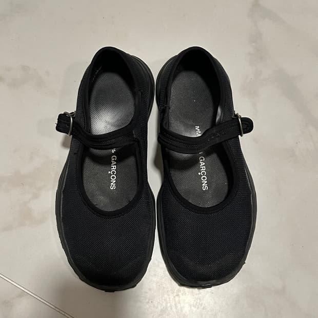 살로몬 꼼데가르송 메리제인