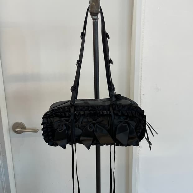Ribbon lace shoulder bag