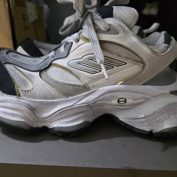 발렌시아가 카고스니커즈