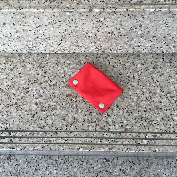 gongjang two button wallet