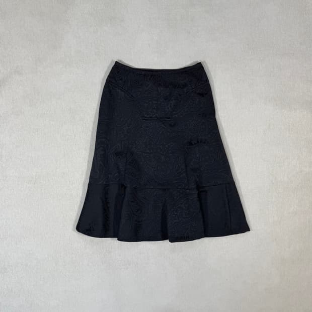 Pattern Black Skirt